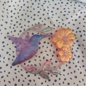 Colibri avec fleurs - Pièce artisanale unique en résine