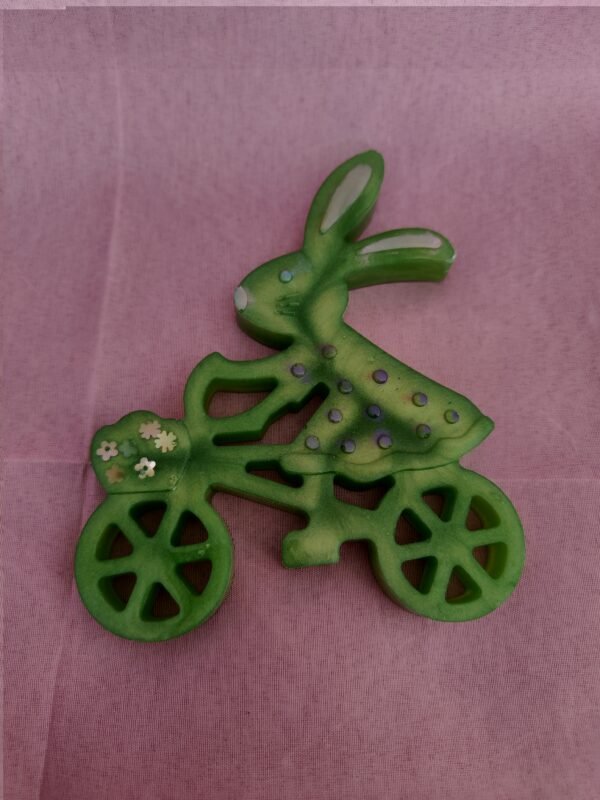 Lapine à vélo - Fabrication artisanale unique – Image 2