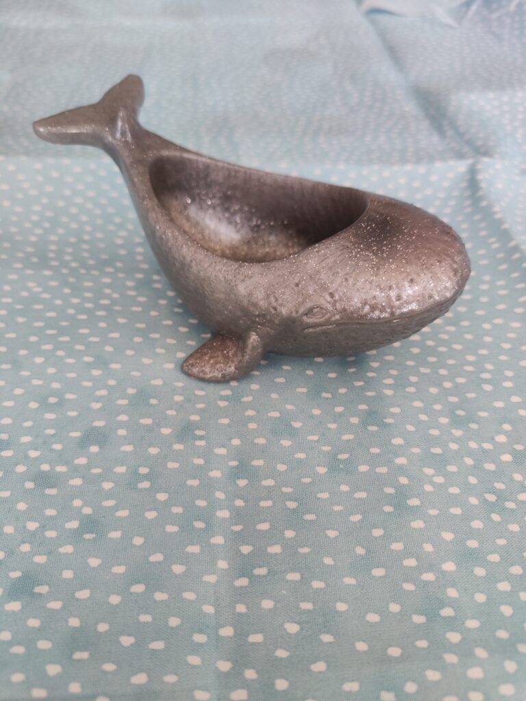 Baleine vide poche - Fabrication artisanale en résine epoxy