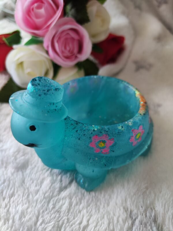 Pot tortue avec un chapeau - Fabrication artisanale unique en résine epoxy