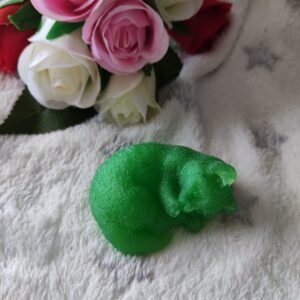 Chat couché - Fabrication artisanale unique en résine