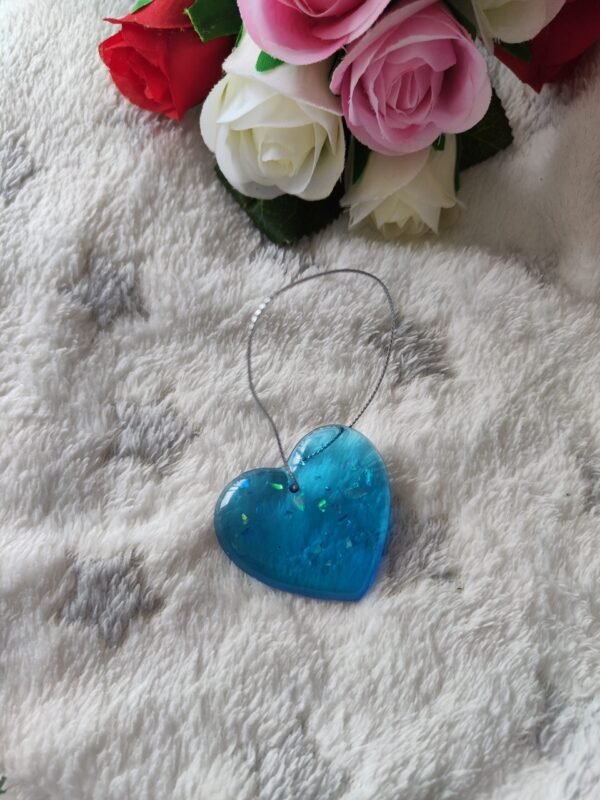 Coeur bleu pour sapin - Fabrication artisanale unique en résine