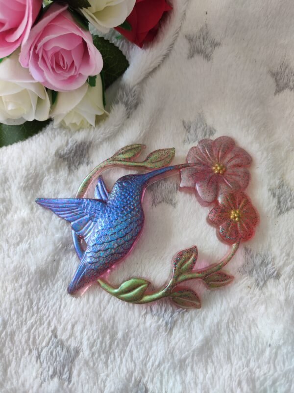 Colibri avec fleurs - Fabrication artisanale unique en résine