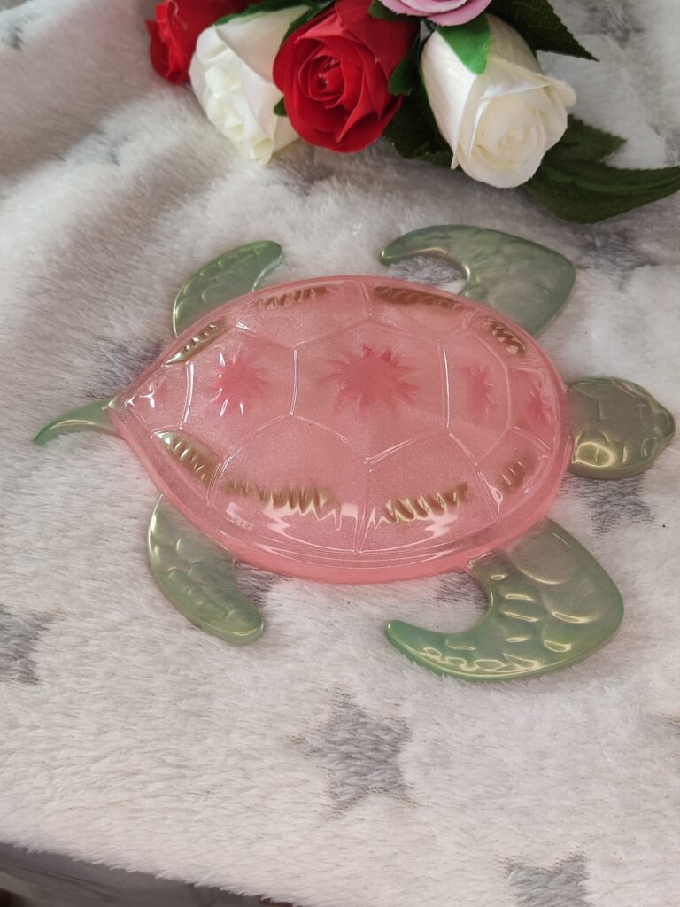 Tortue rose - Fabrication artisanale unique en résine epoxy
