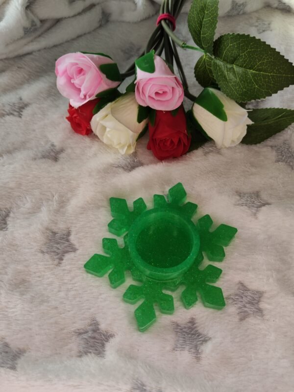 Bougeoir flocon pointu vert pour bougie led - Fabrication artisanale unique en résine epoxy