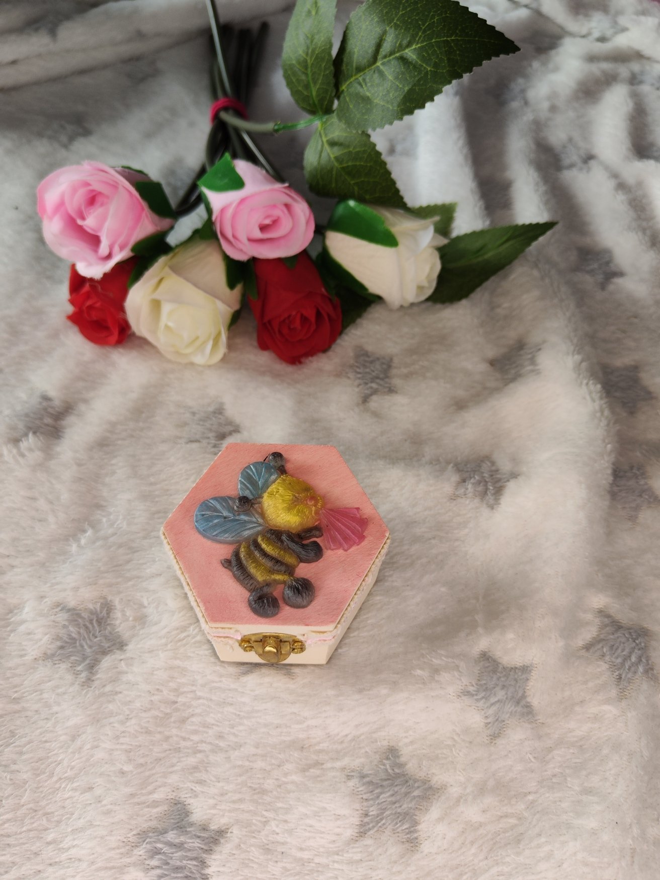Boite à dents abeille enrhumée - Objet unique