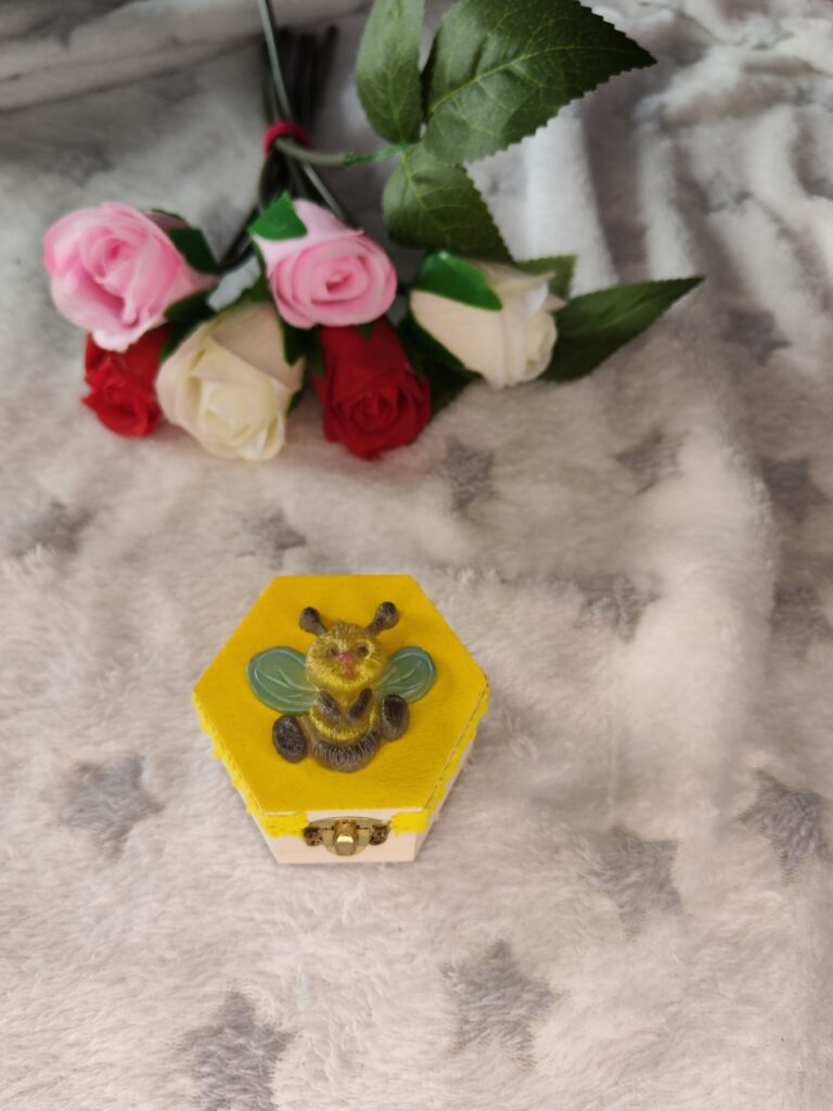 Boite à dents abeille - Objet unique