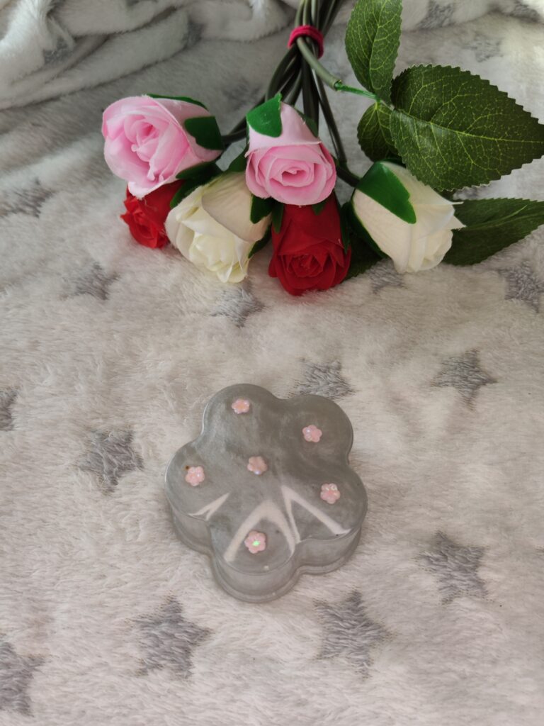 Boite fleur avec fleurs - Fabrication artisanale unique en résine epoxy