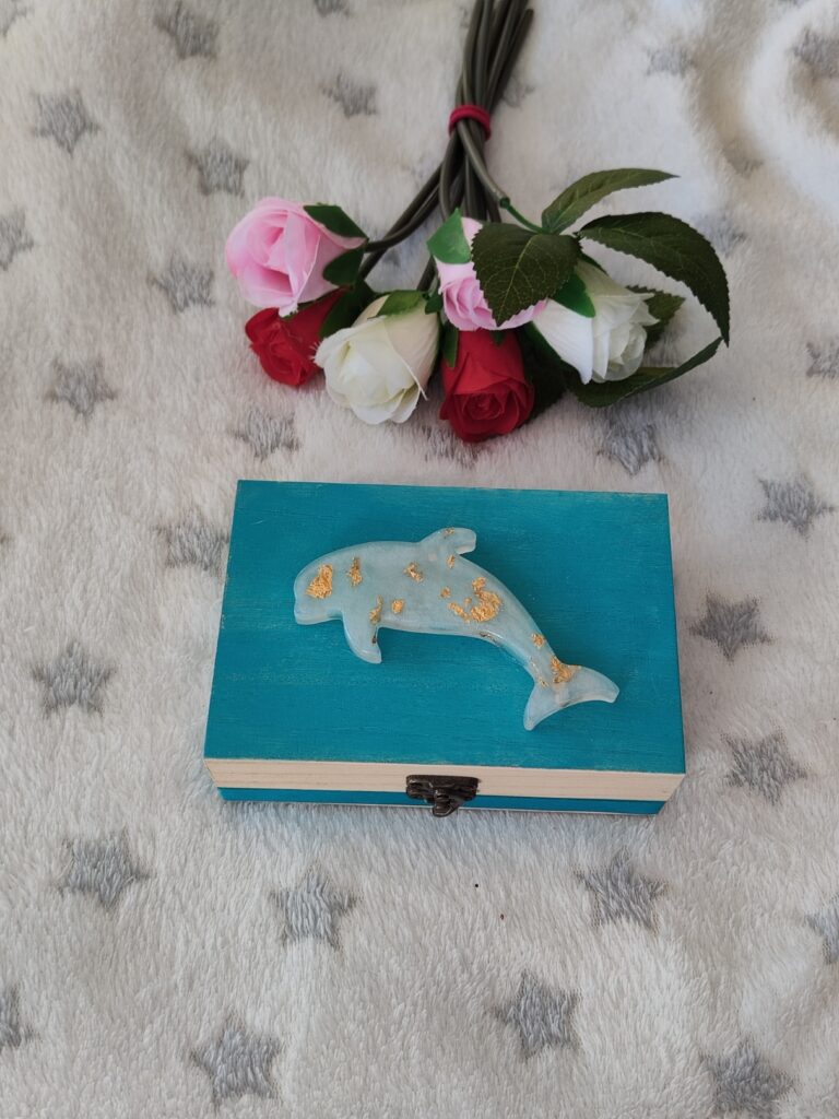 Coffret dauphin avec feuilles dorées- Objet unique